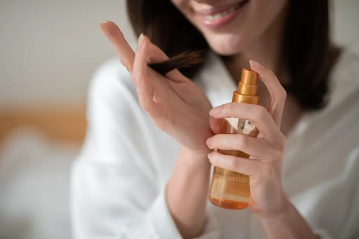 Le parfum de vos cheveux : comment garder une chevelure parfumée toute la journée